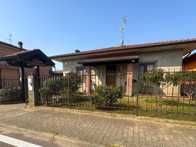 Case e ville in vendita di 295 m² in Via Stazione, 7