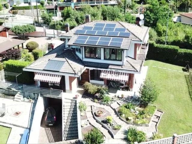 Case e ville in vendita di 295 m² in Via Piemonte, 1