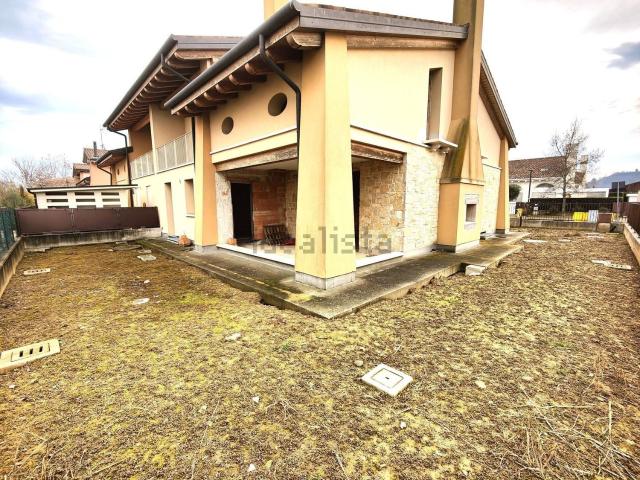 Case e ville in vendita di 295 m² in Corso delle Terme