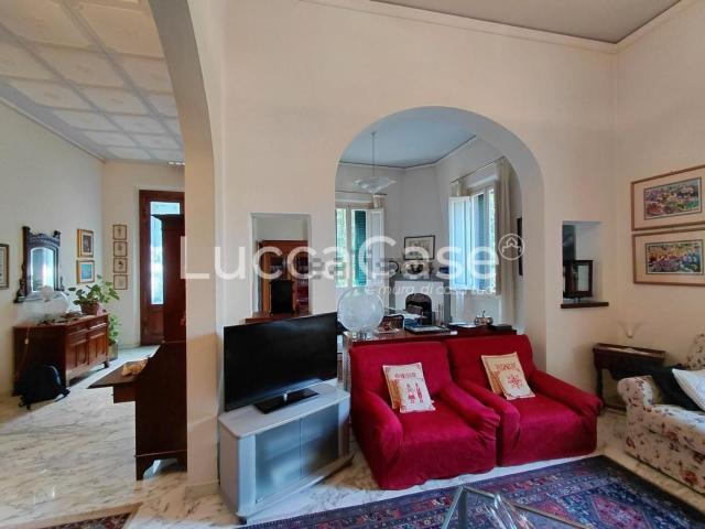 Case e ville in vendita di 295 m² in Corso Giacomo Matteotti