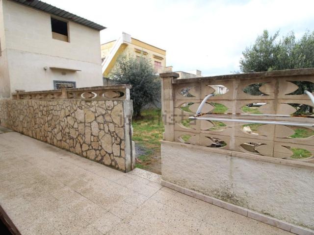 Case e ville in vendita di 296 m² in Via L