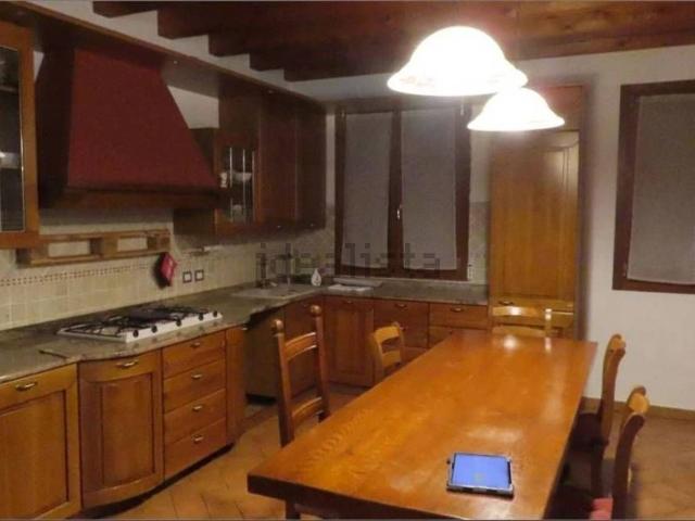 Case e ville in vendita di 296 m² in Via Mozza, 19