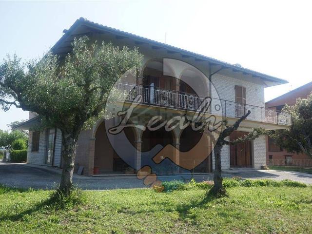 Case e ville in vendita di 296 m² in Via San Giorgio, 27