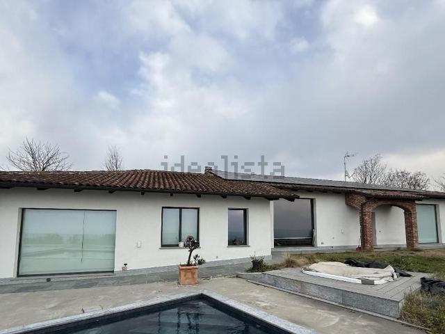 Case e ville in vendita di 296 m² in Viale Pininfarina