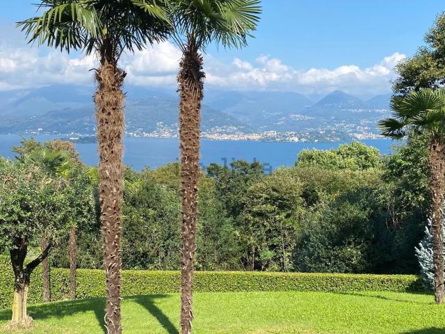 Case e ville in vendita di 296 m² in Strada Vecchia per Passera, 10