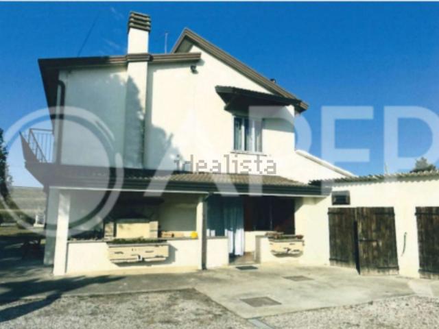 Case e ville in vendita di 297 m² in Via Cavaizza