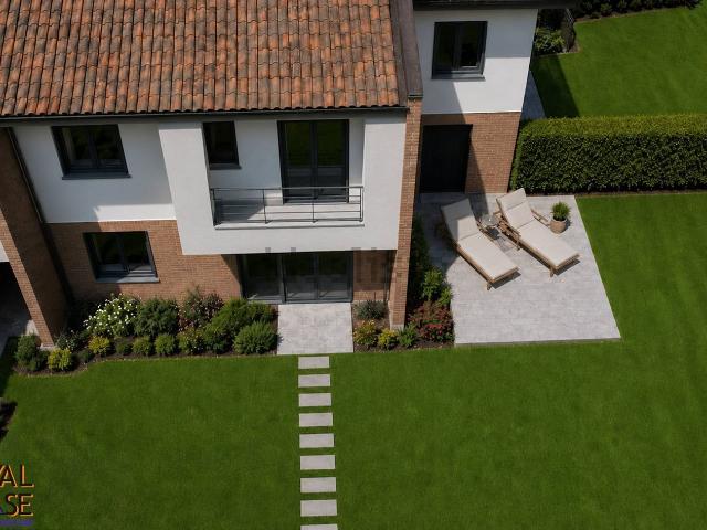 Case e ville in vendita di 297 m² in Via Bruere