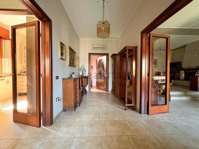 Case e ville in vendita di 297 m² in Viale Europa, 16
