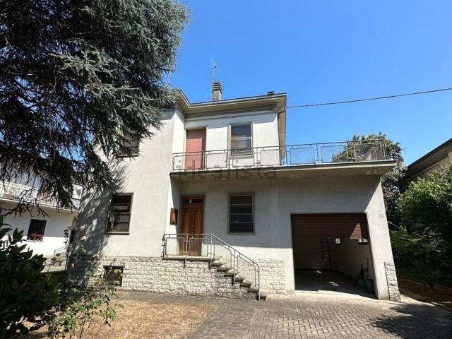 Case e ville in vendita di 297 m² in Viale Risorgimento