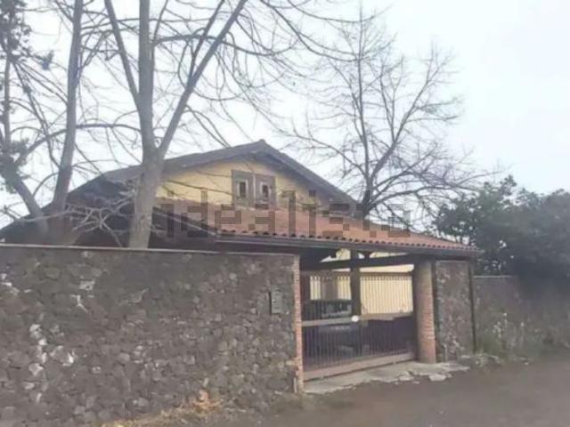 Case e ville in vendita di 297 m² in Corso Ara di Giove