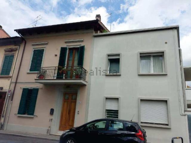 Case e ville in vendita di 298 m² in Via Andrea della Robbia