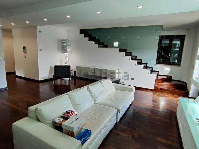 Case e ville in vendita di 298 m² in Via Giuseppe Passaro, 50