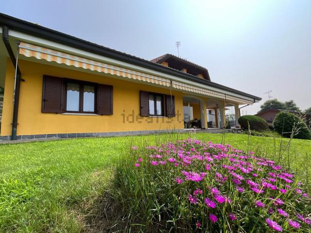 Case e ville in vendita di 298 m² in Via Leonardi
