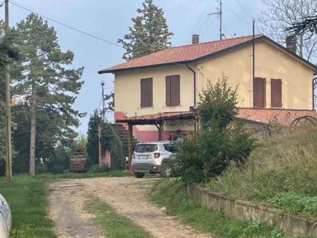 Case e ville in vendita di 298 m² in Via Raggi
