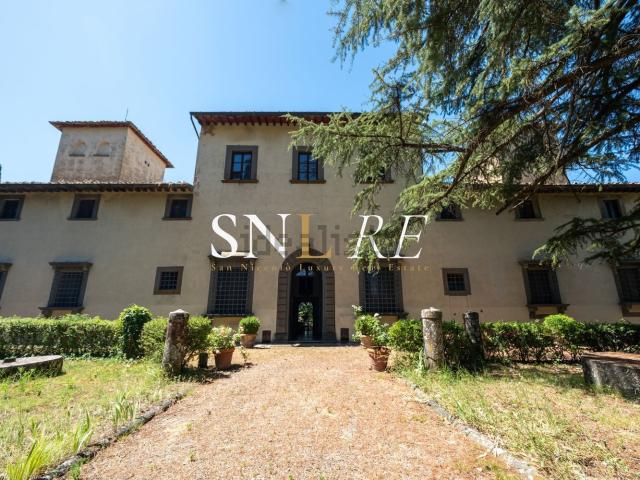 Case e ville in vendita di 3004 m² in Via Romita