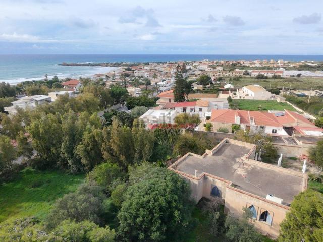 Case e ville in vendita di 3000 m² in Viale dei Canalotti