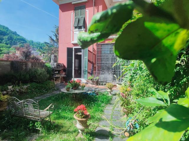 Case e ville in vendita di 300 m²