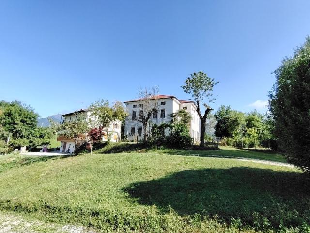 Case e ville in vendita di 300 m²