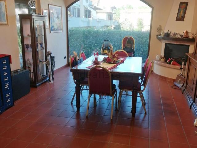 Case e ville in vendita di 300 m²