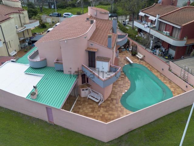 Case e ville in vendita di 300 m²