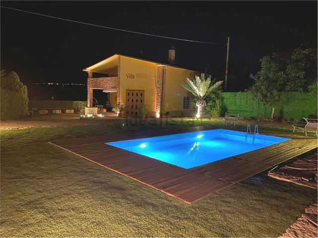 Case e ville in vendita di 300 m²