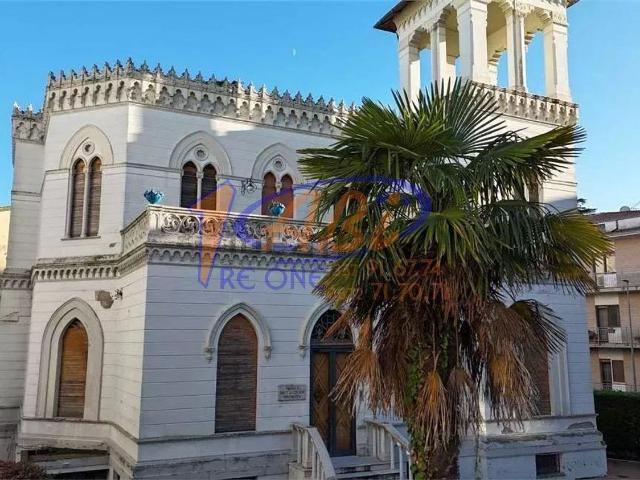 Case e ville in vendita di 300 m²