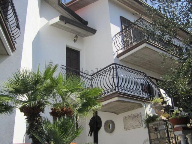 Case e ville in vendita di 300 m²