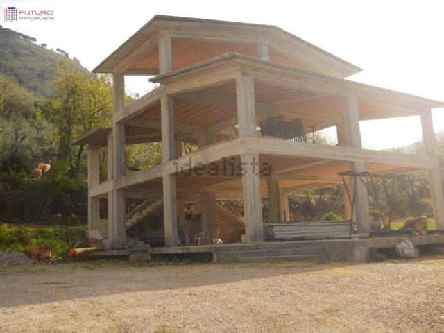 Case e ville in vendita di 300 m²