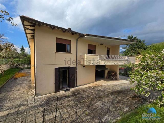 Case e ville in vendita di 300 m²