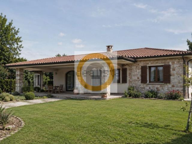 Case e ville in vendita di 300 m²