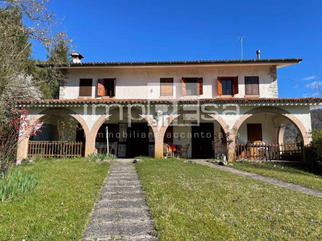 Case e ville in vendita di 300 m²