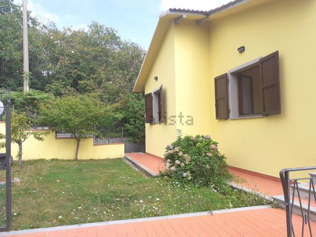 Case e ville in vendita di 300 m²