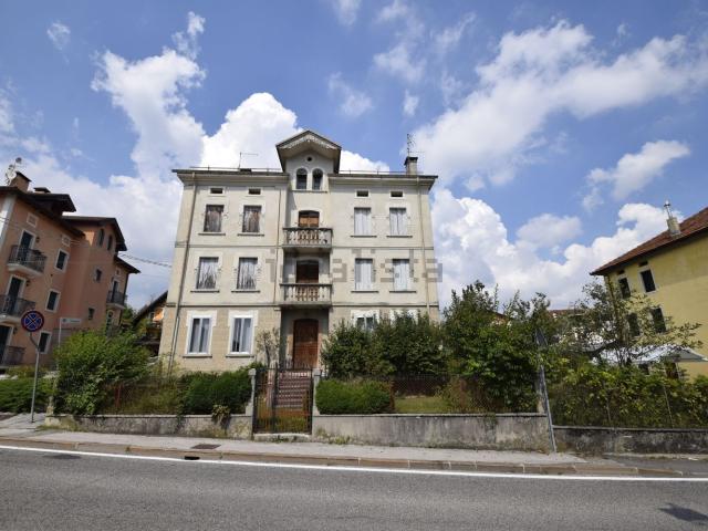 Case e ville in vendita di 300 m²