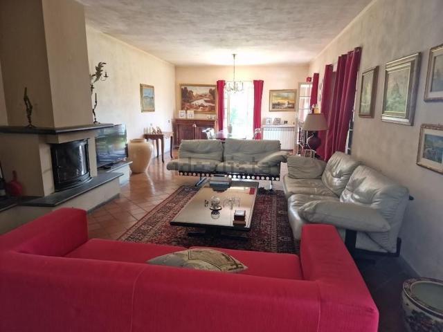 Case e ville in vendita di 300 m²