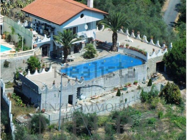 Case e ville in vendita di 300 m²