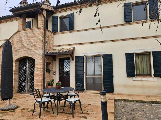 Case e ville in vendita di 300 m²