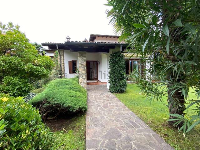 Case e ville in vendita di 300 m²