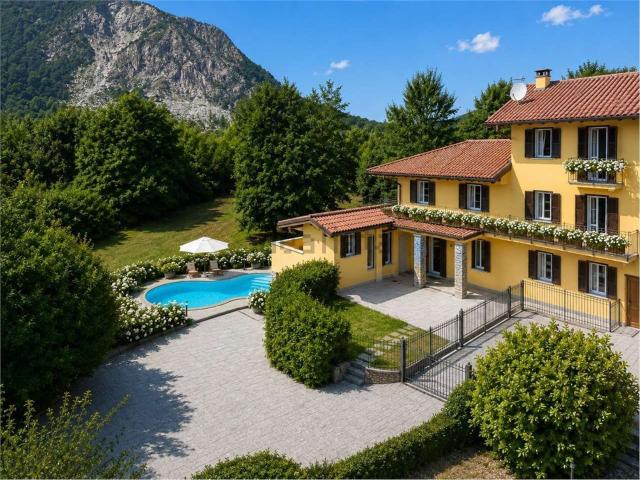 Case e ville in vendita di 300 m²