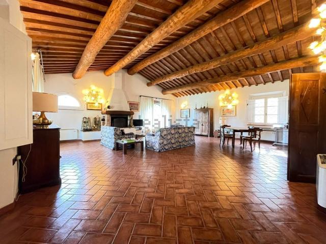 Case e ville in vendita di 300 m²