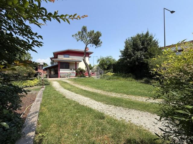 Case e ville in vendita di 300 m²