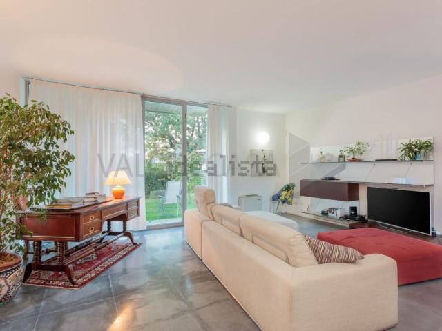 Case e ville in vendita di 300 m²