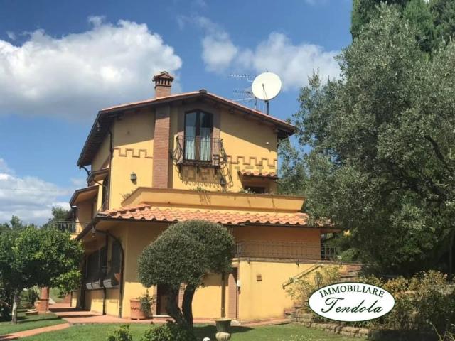 Case e ville in vendita di 300 m²