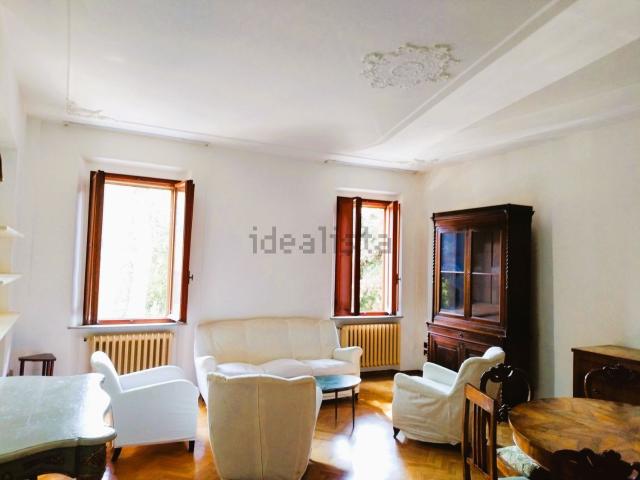 Case e ville in vendita di 300 m² in Via Cavour, 242