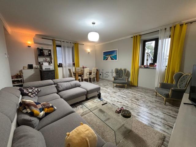 Case e ville in vendita di 300 m² in Via Caretta