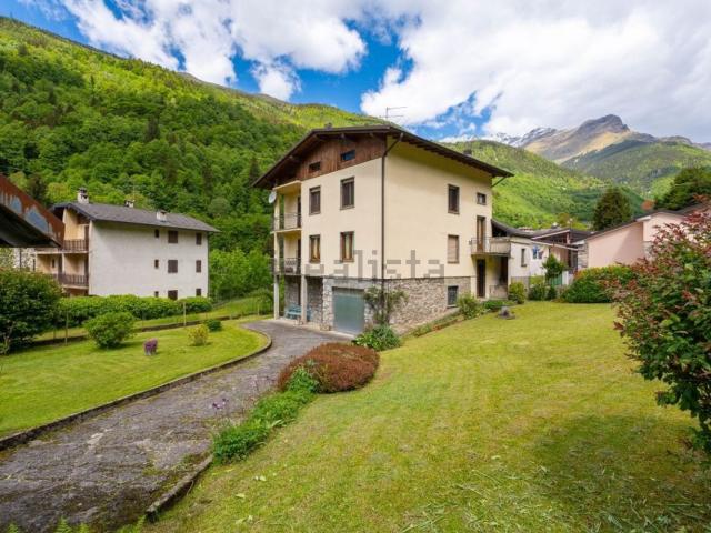 Case e ville in vendita di 300 m² in Via Casa Alta, 8