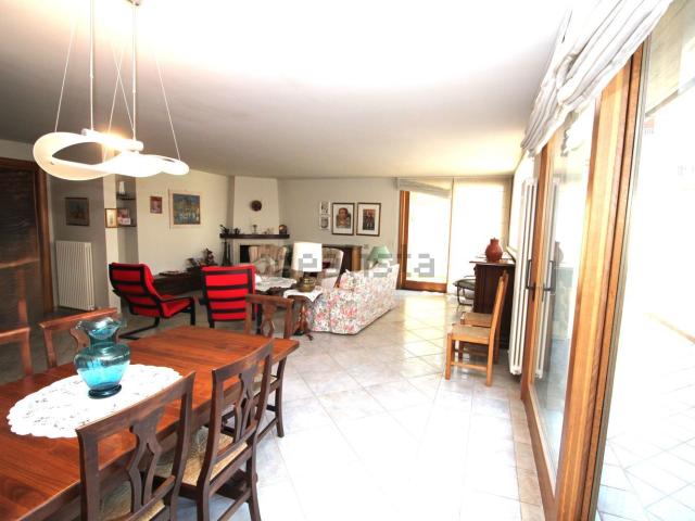 Case e ville in vendita di 300 m² in Via Castiglionese