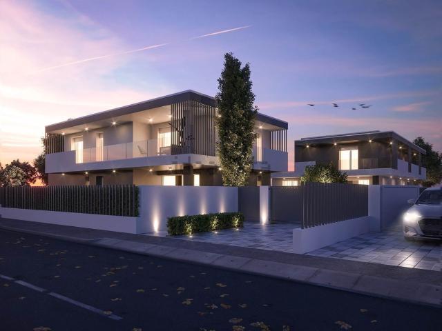 Case e ville in vendita di 300 m² in Via Chiesanuova