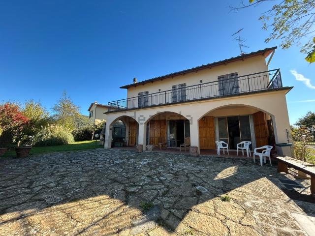 Case e ville in vendita di 300 m² in Via Cintoia Alta