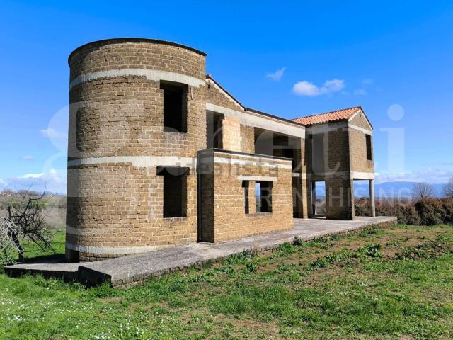 Case e ville in vendita di 300 m² in Via A. Ligabue