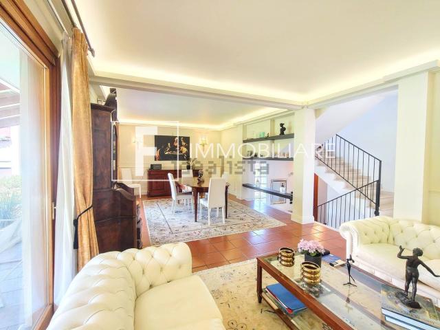Case e ville in vendita di 300 m² in Via Antiche Mura